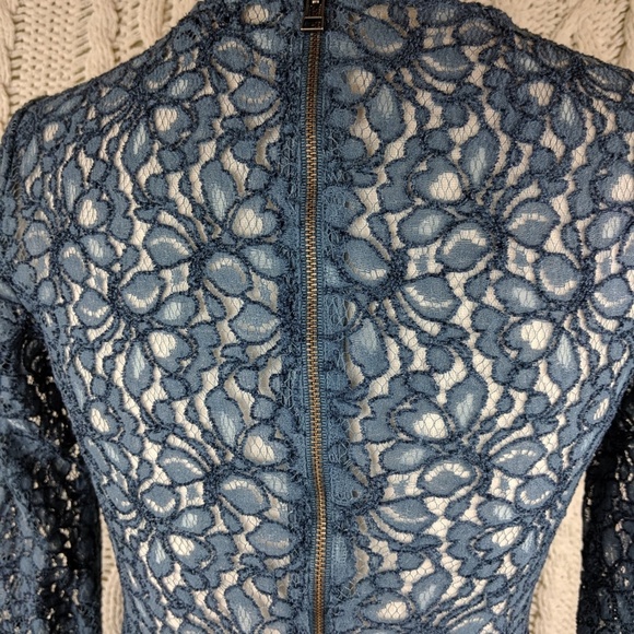 Talula Aritzia Blue Lace Dress 2 - Picture 4 of 8